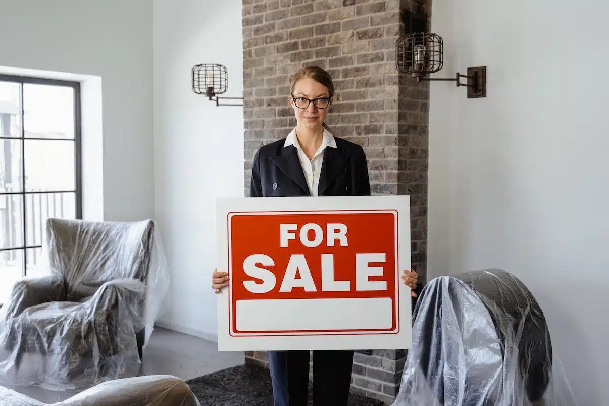 Les critères essentiels pour sélectionner un agent immobilier compétent pour votre achat ou vente de maison