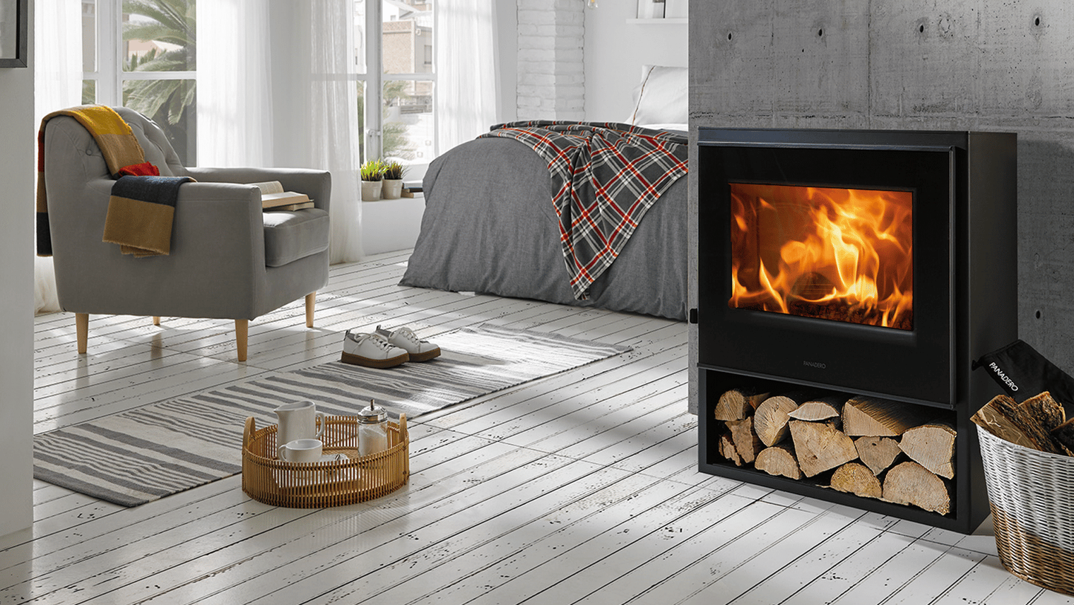 Plaque de protection murale pour poêle à bois