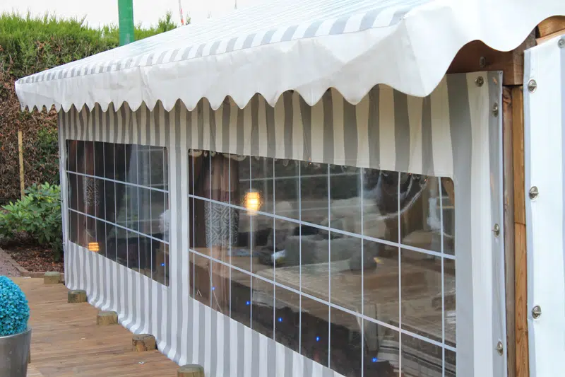 Comment choisir une bâche pour terrasse ?