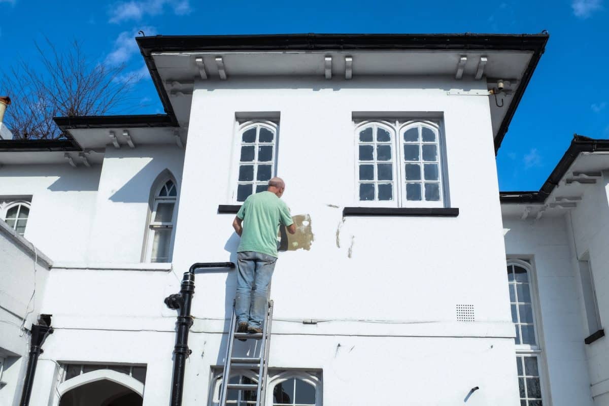 Comment redonner un coup de neuf à la façade de son logement ?