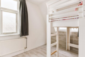 Lit mezzanine adulte : une solution maline pour les petits espaces